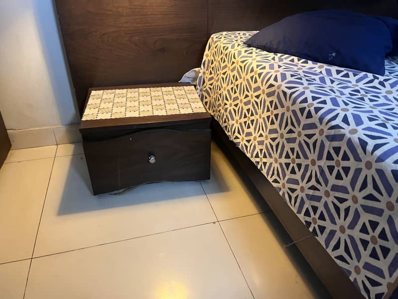 King size bed 1
