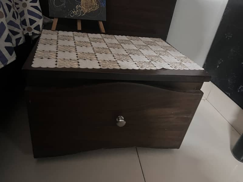 King size bed 4