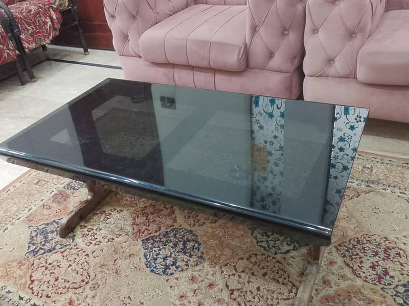 7 seater sofaa with tablee used like new 1