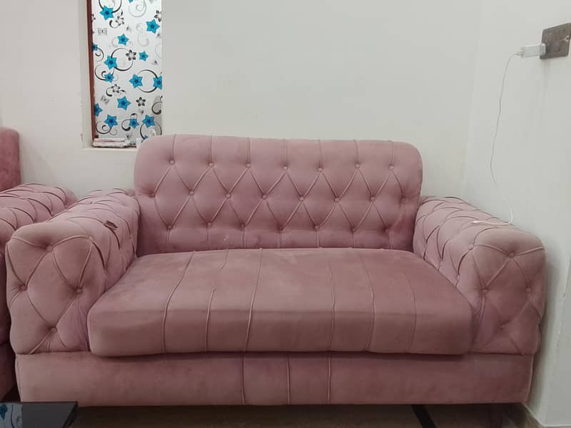 7 seater sofaa with tablee used like new 2