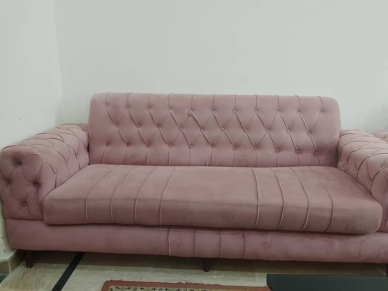 7 seater sofaa with tablee used like new 3