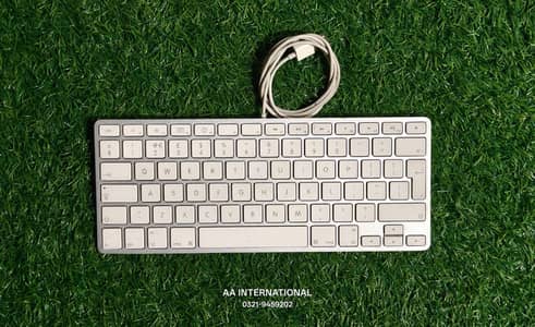 APPLE WIRED KEYBOARD
