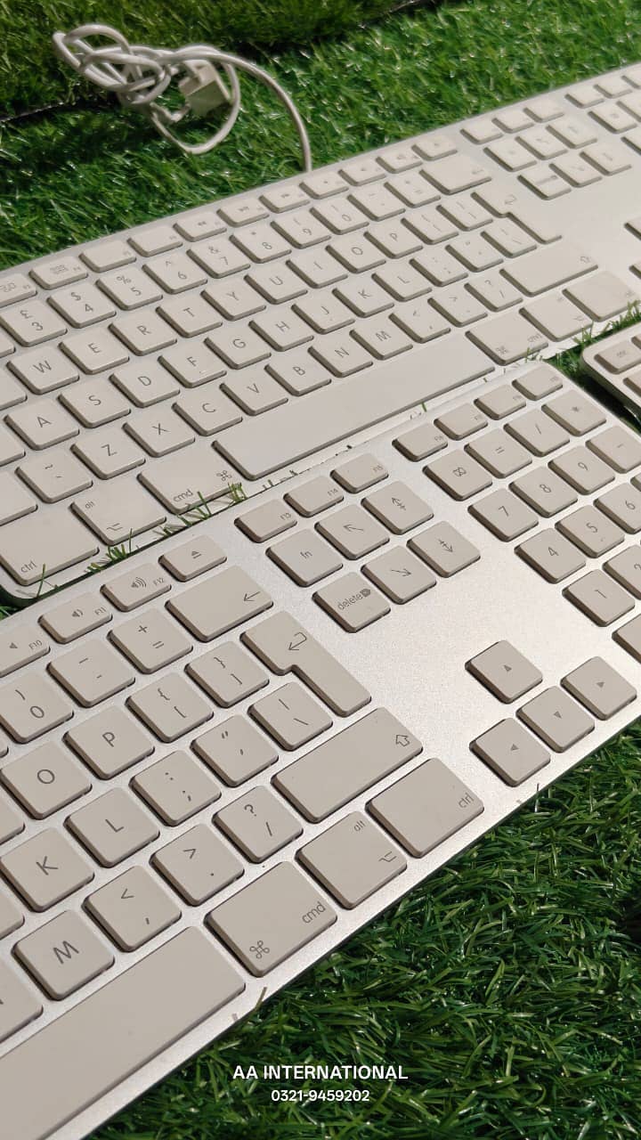 APPLE WIRED KEYBOARD 3