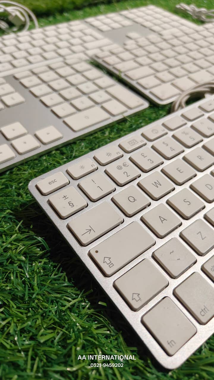 APPLE WIRED KEYBOARD 5