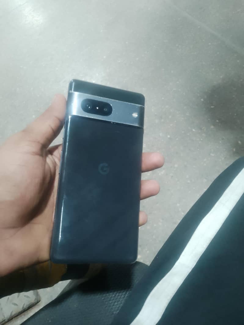 Google Pixel 7 4