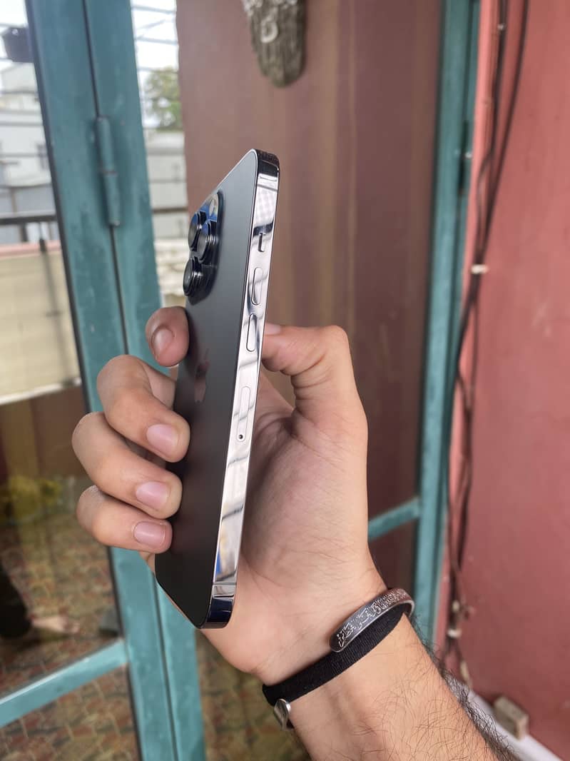 Apple iPhone 13 Pro 3