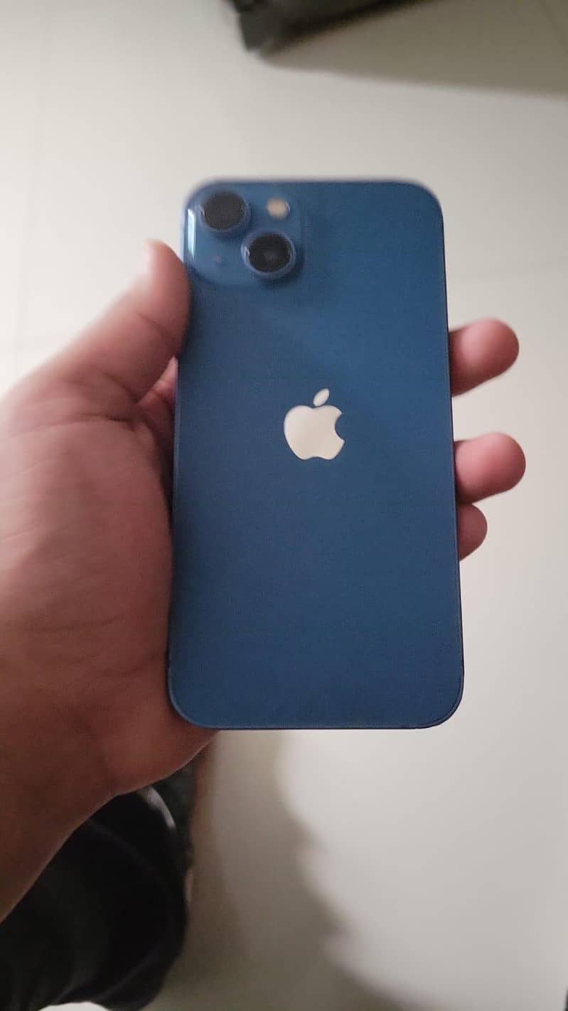 Apple iPhone 13 4
