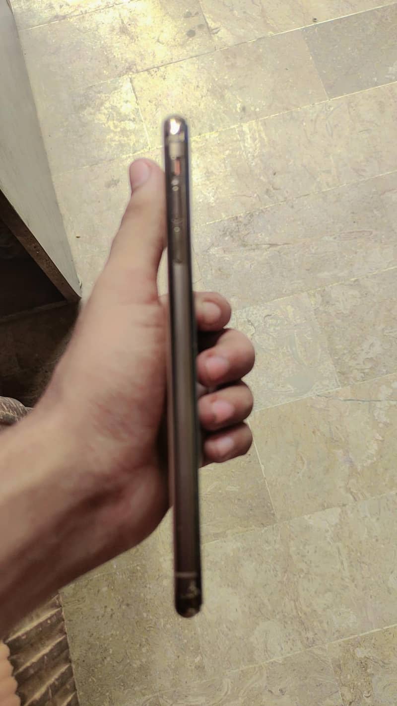 iphone xs max 1