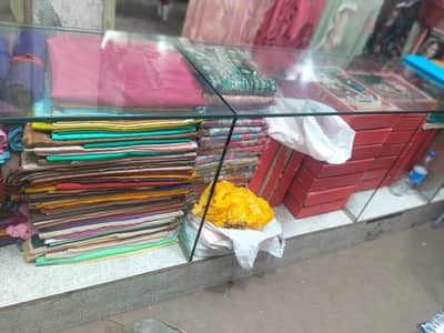 Counter showcase