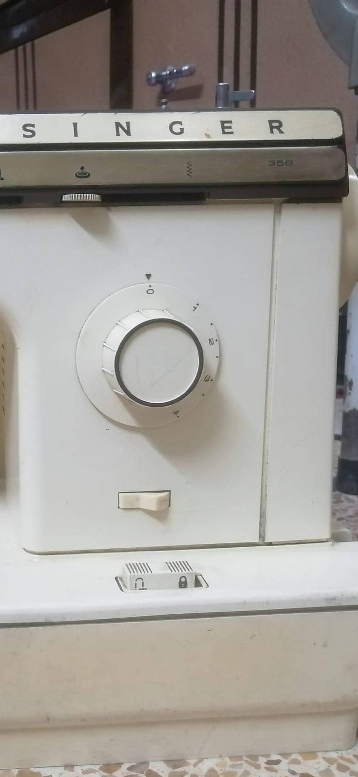 Singer 358 sewing machine 4