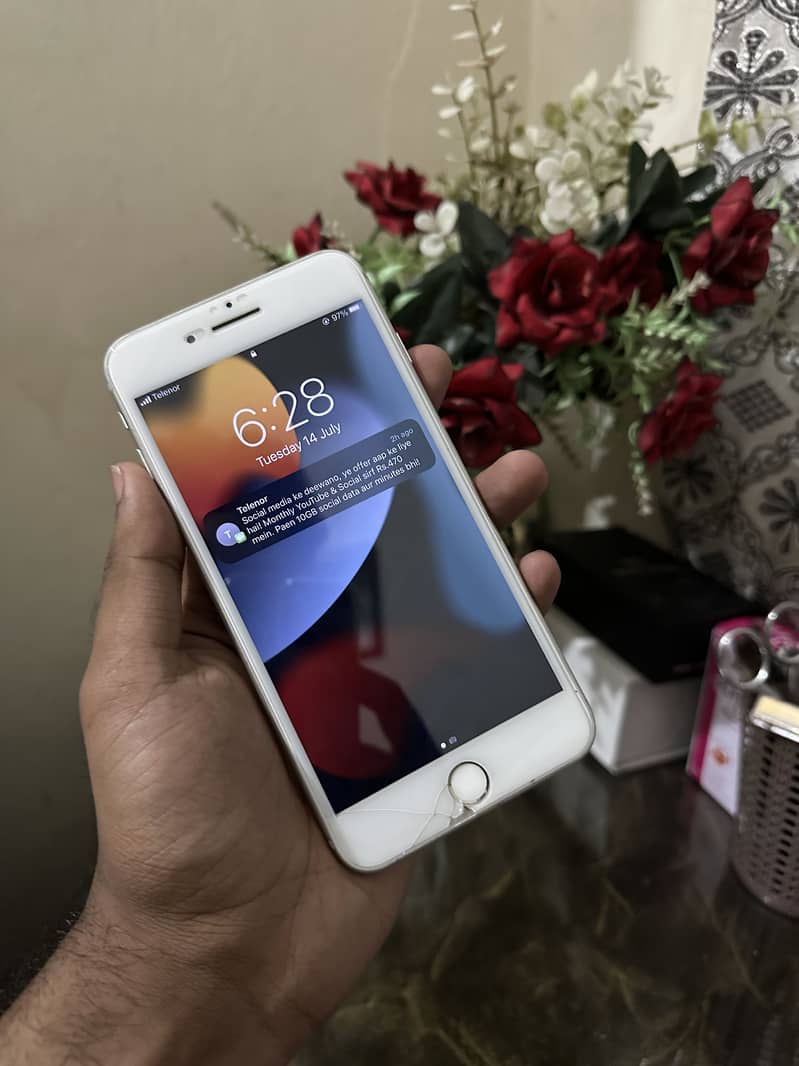 Apple iPhone 7 Plus 3