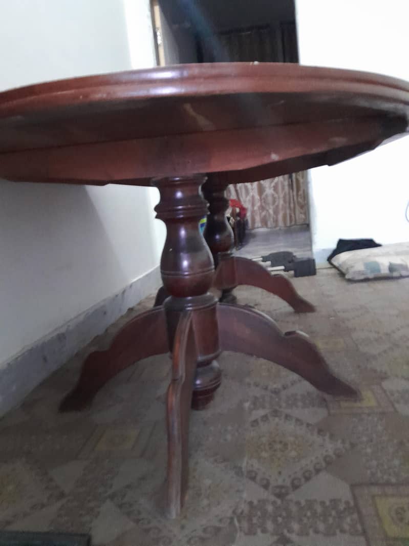 Dining table 0