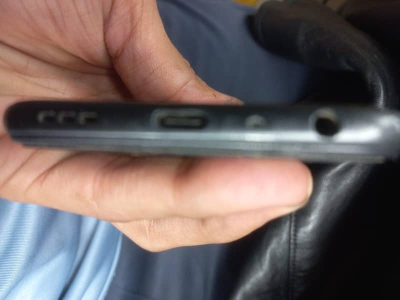 OPPO A76 1