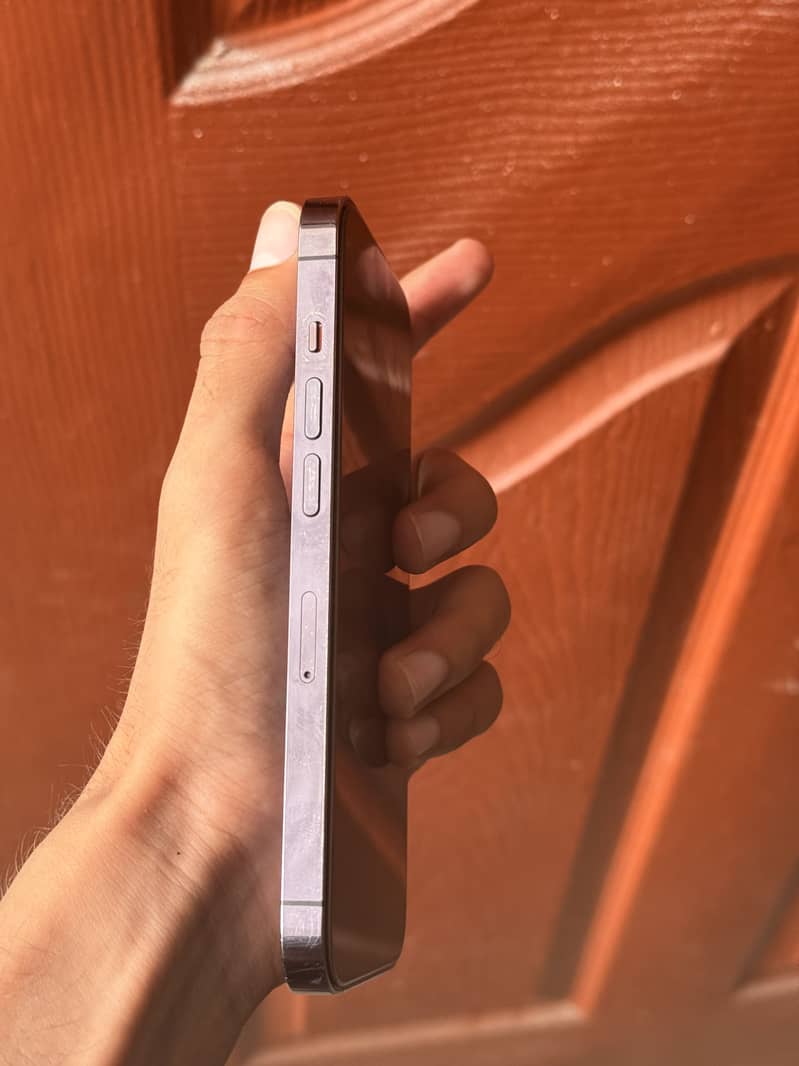 Apple iPhone 14 Pro 1