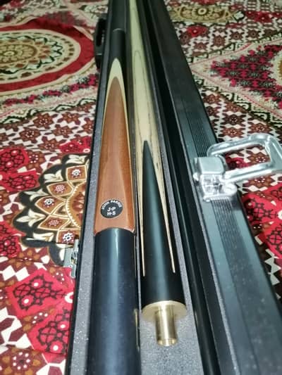Handmade John Parris Cue With Aluminium Box