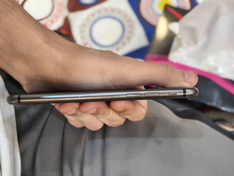 Apple iPhone 8 5