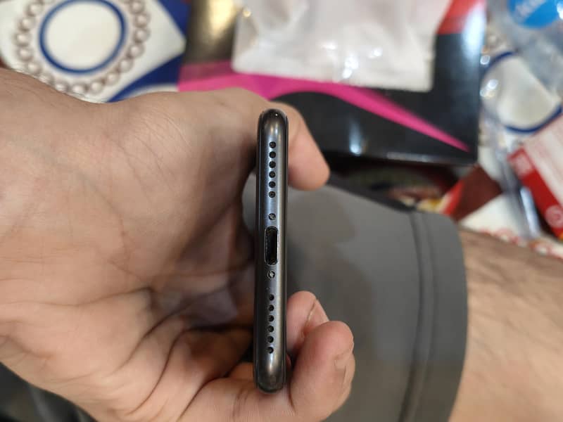 Apple iPhone 8 10