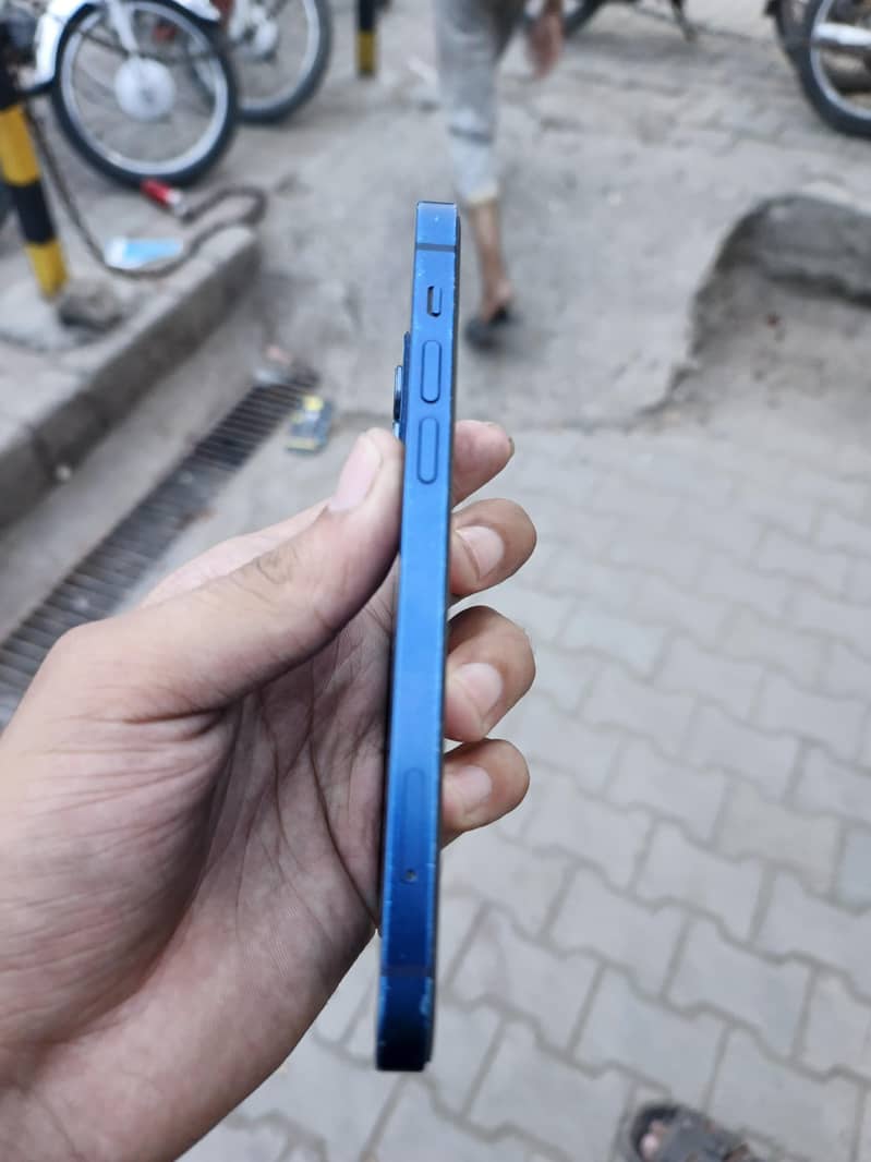 Apple iPhone 12 0