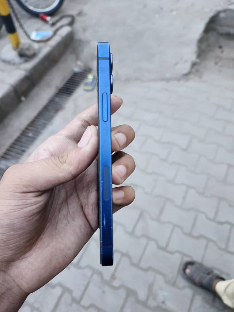 Apple iPhone 12 1