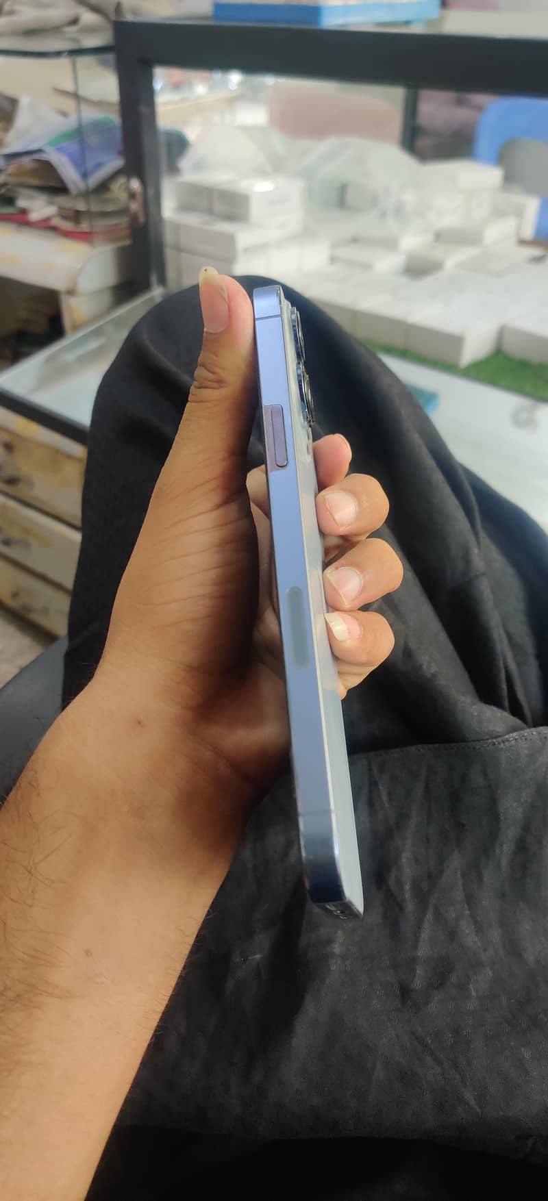 Apple iPhone 13 Pro Max 4