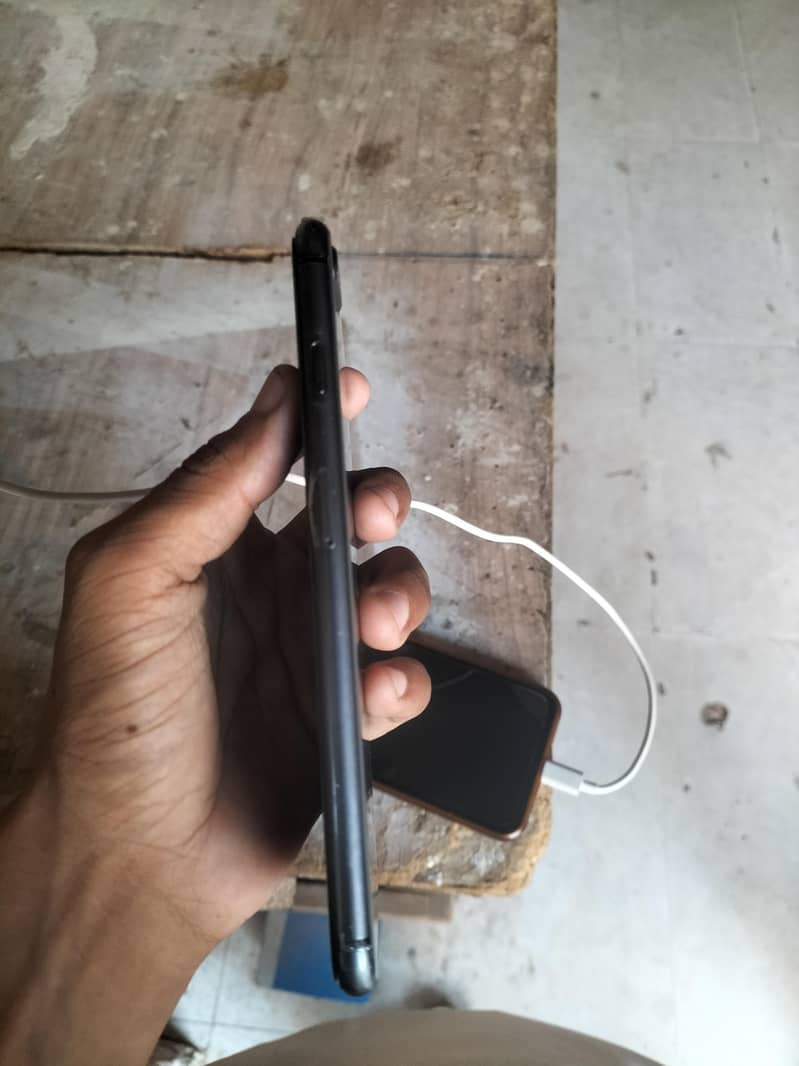 Apple iPhone 8 Plus 2