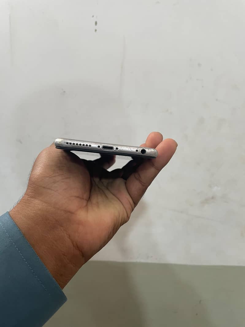 Apple iPhone 6S Plus 1