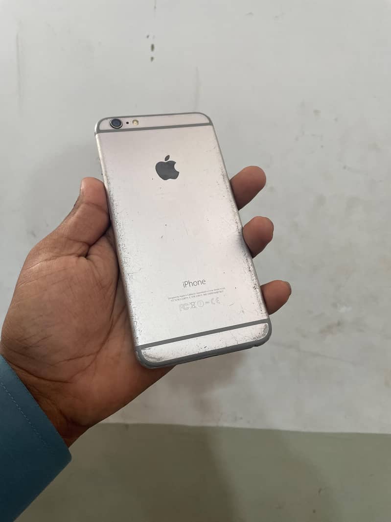 Apple iPhone 6S Plus 4