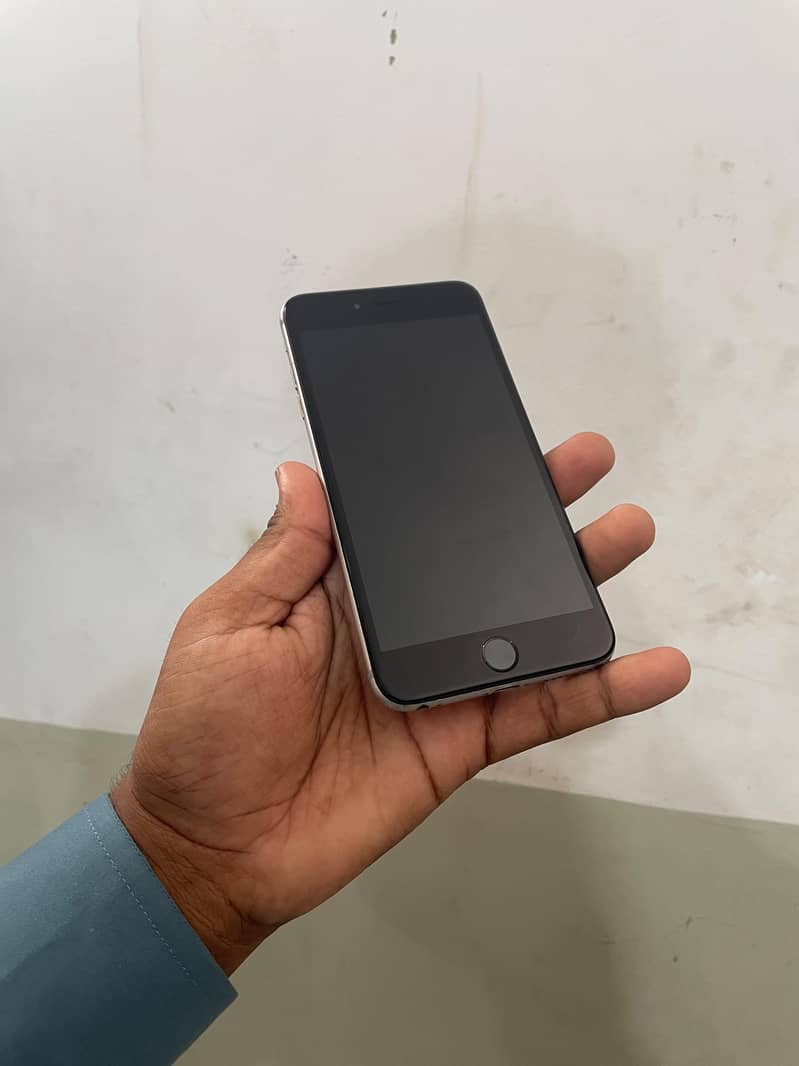 Apple iPhone 6S Plus 5