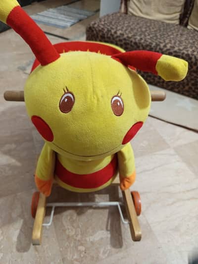 Honey bee rocking e wheels