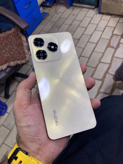 Realme C61 12/128 with box