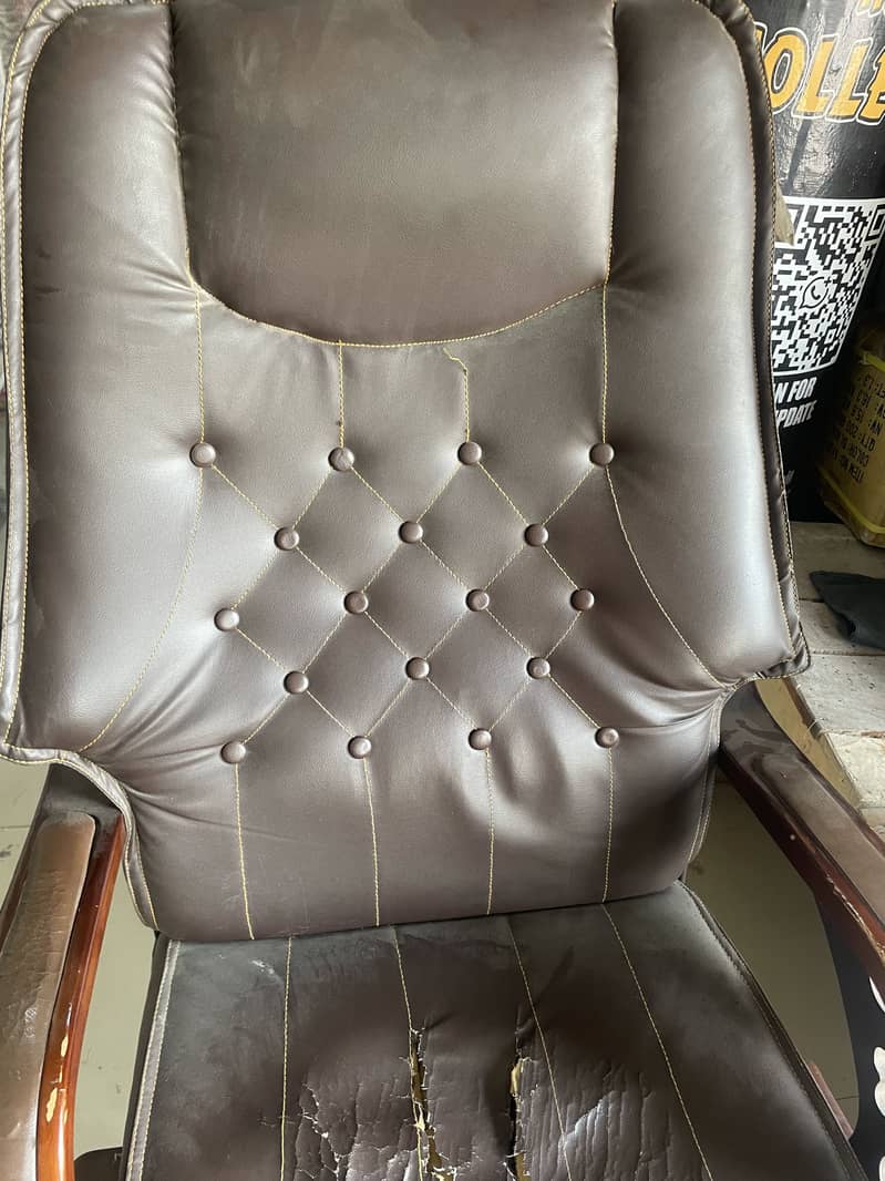 Offiuce chair 1