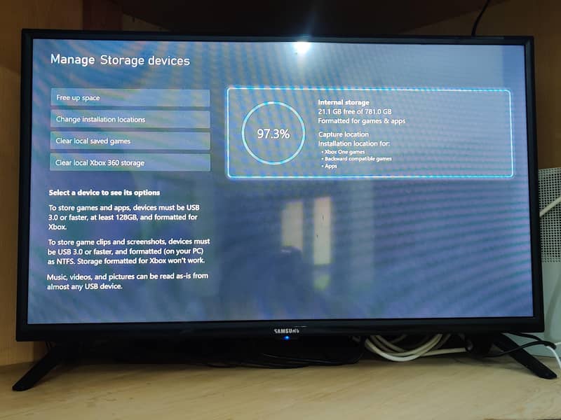 XBOX ONE S JAILBROKEN WITH ONE CONTROLLER 5