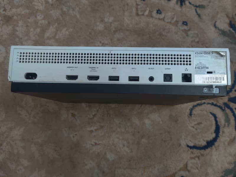 XBOX ONE S JAILBROKEN WITH ONE CONTROLLER 8