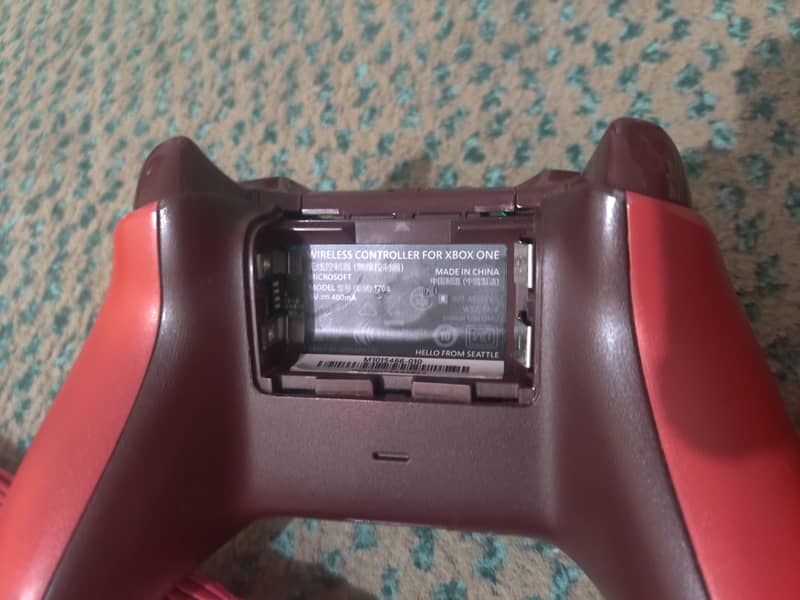 XBOX ONE S JAILBROKEN WITH ONE CONTROLLER 9