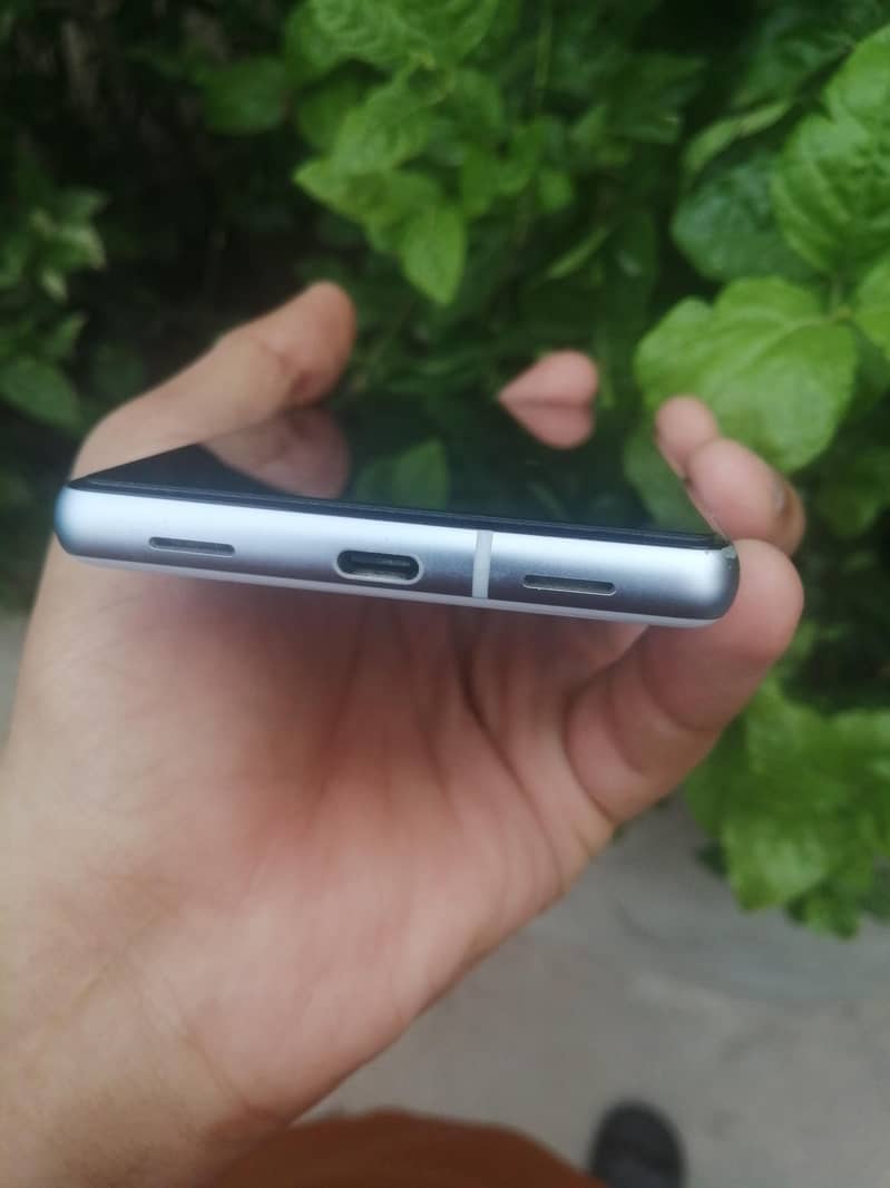 Google Pixel 7a 5