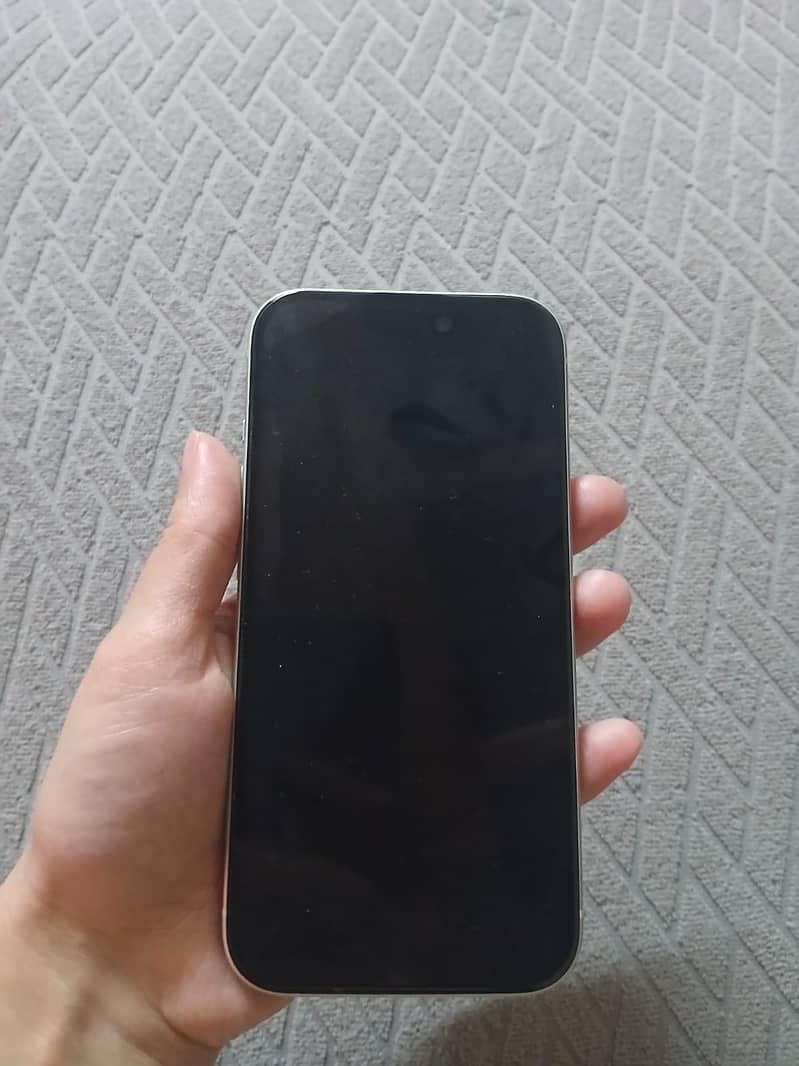 Apple iPhone 15 2