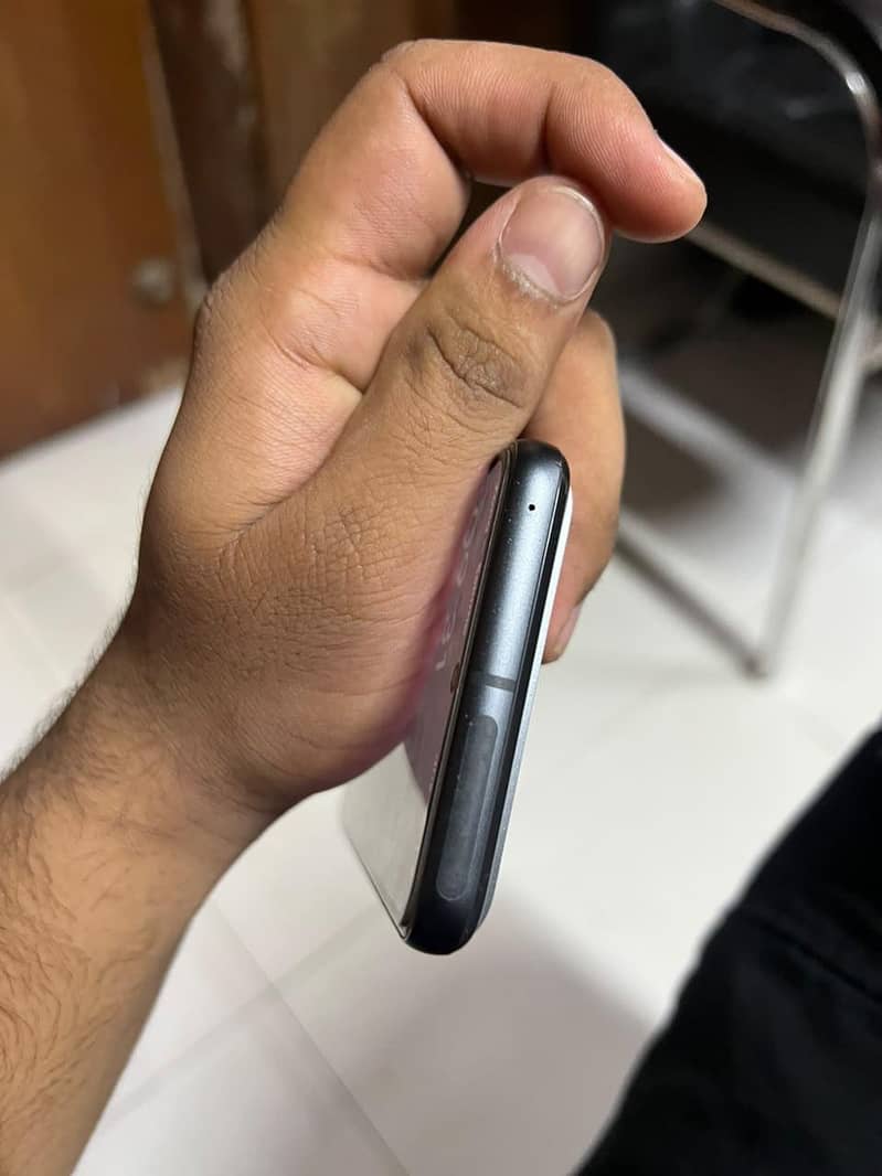 Google Pixel 8 4