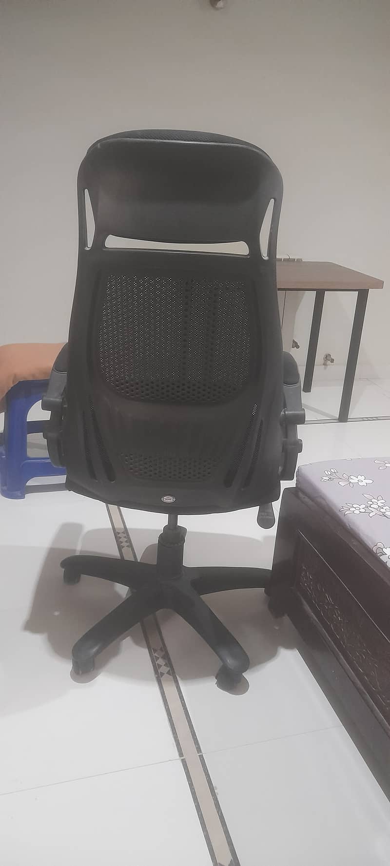 Computer table and chair 0