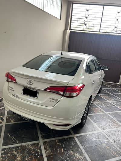 Toyota Yaris (Full option)