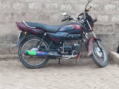 bhot acha aur saf motorcycle hy 10/9