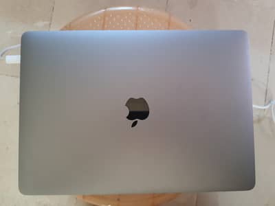 Apple MacBook Air 2020 (13-inch Retina)