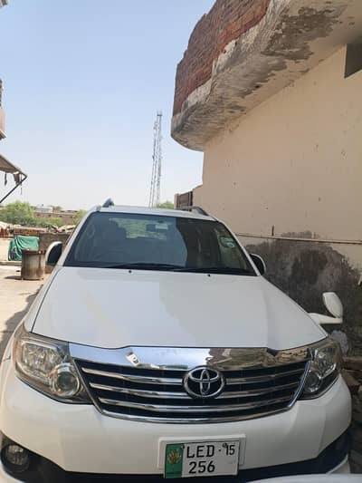 Toyota Fortuner V 2015