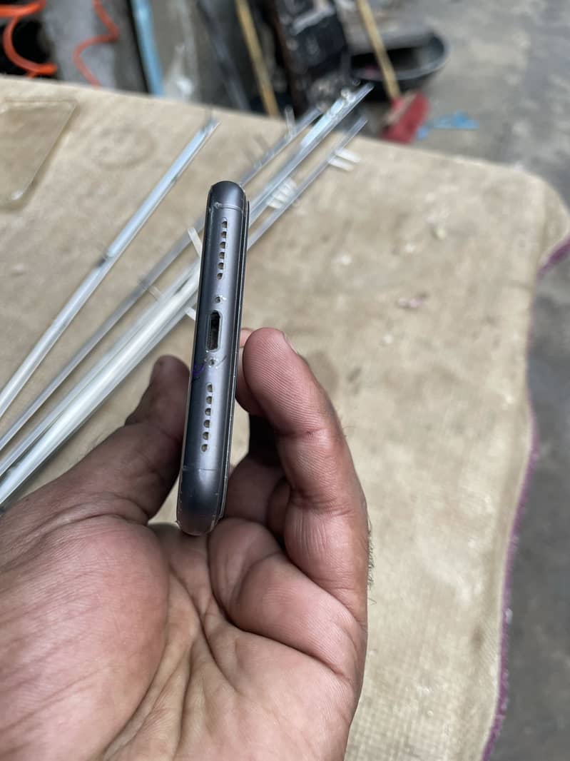 Apple iPhone 11 1