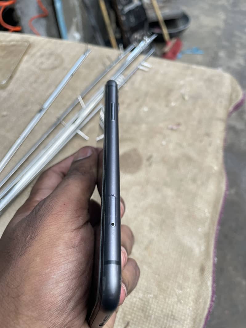 Apple iPhone 11 2