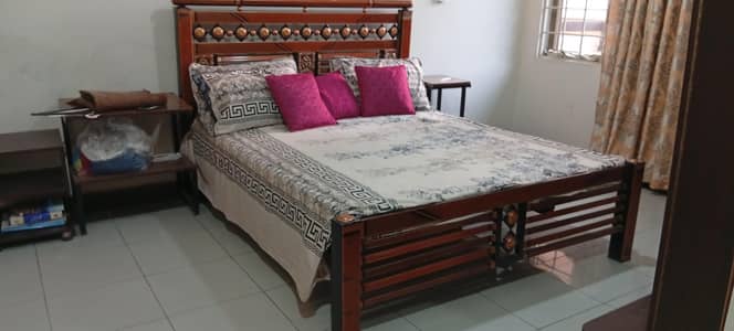 Metal Bed With Metress