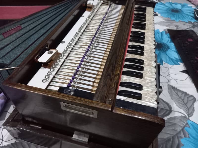 Harmonium 4