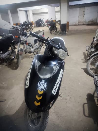 Vespa scooty 2019 model engine type 110cc