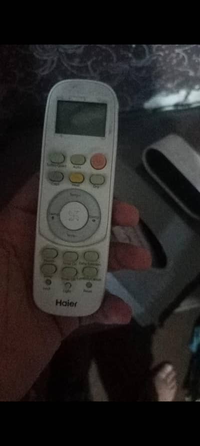 Haier 1.5 tin inverter Ac in very good condition. . .