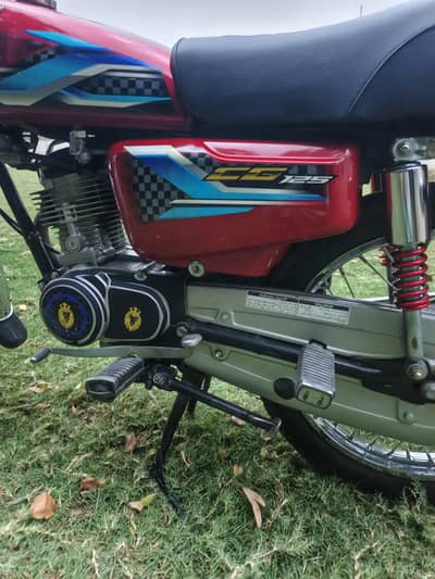 Honda 125 23/24 in very good candtion like zero meter