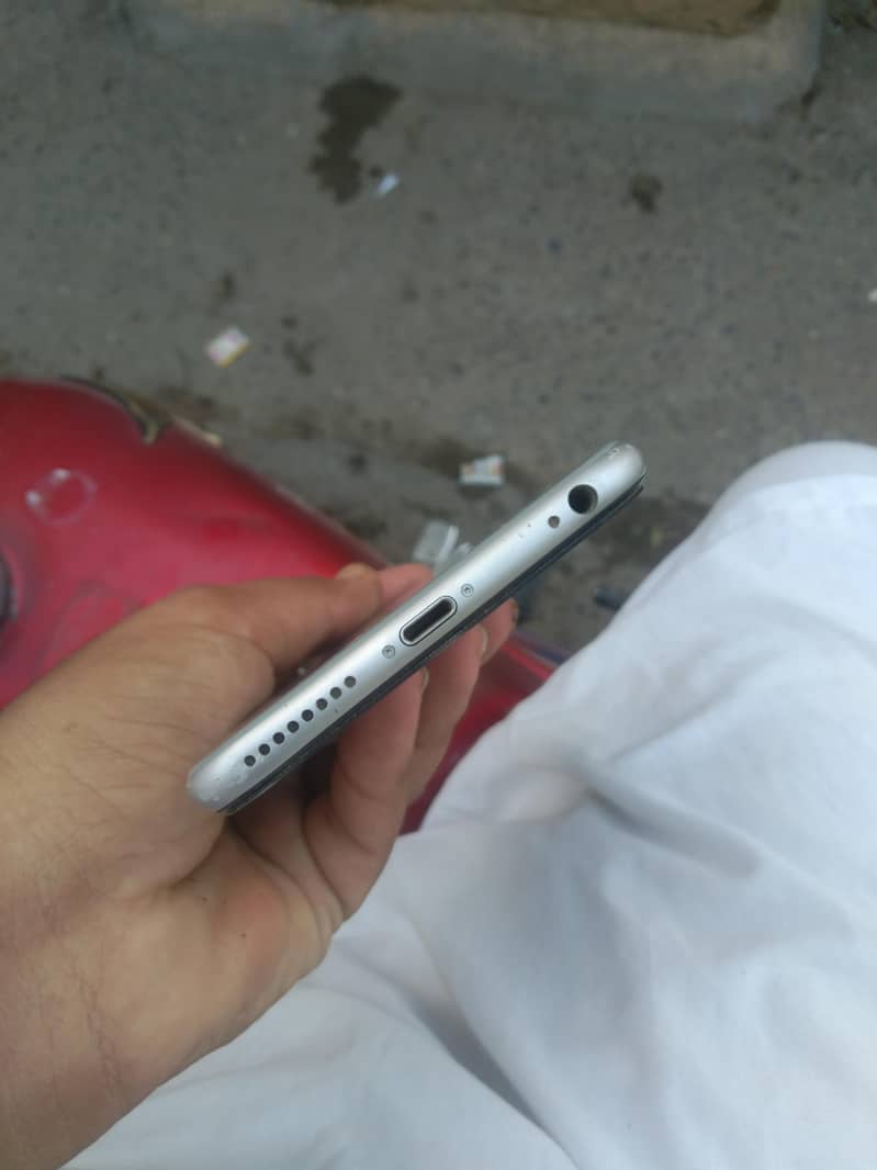 Apple iPhone 6 Plus 2